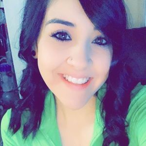 Meet your Posher, Devanira